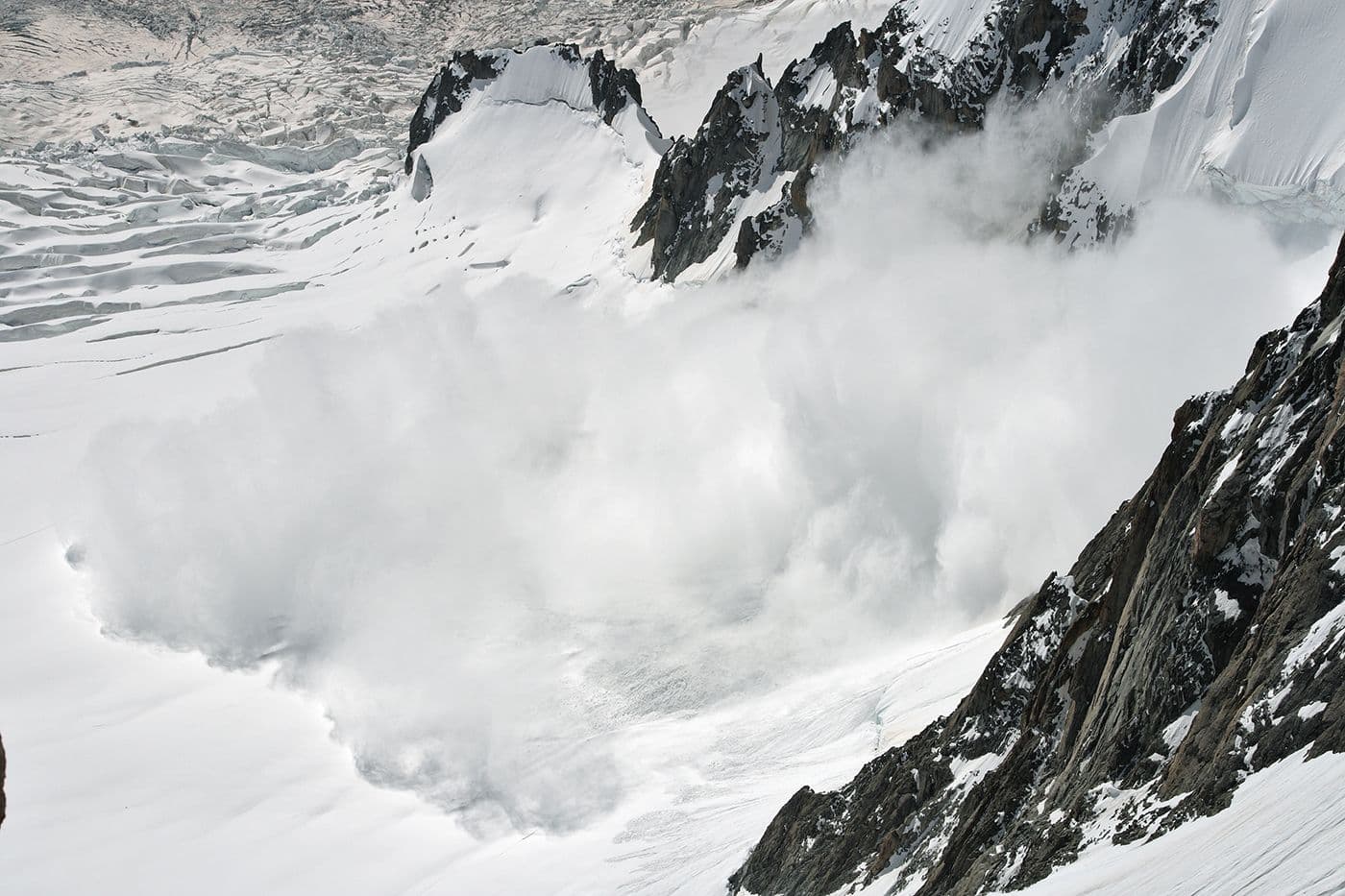 Avalanche Brenva Mont Blanc — photo 6