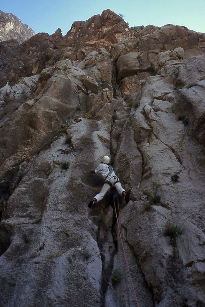 Escalade Iran Bisotun — photo 7