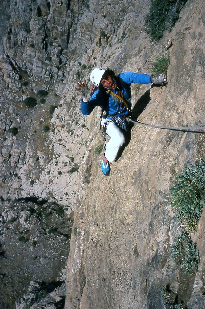 Escalade Iran Bisotun — photo 9