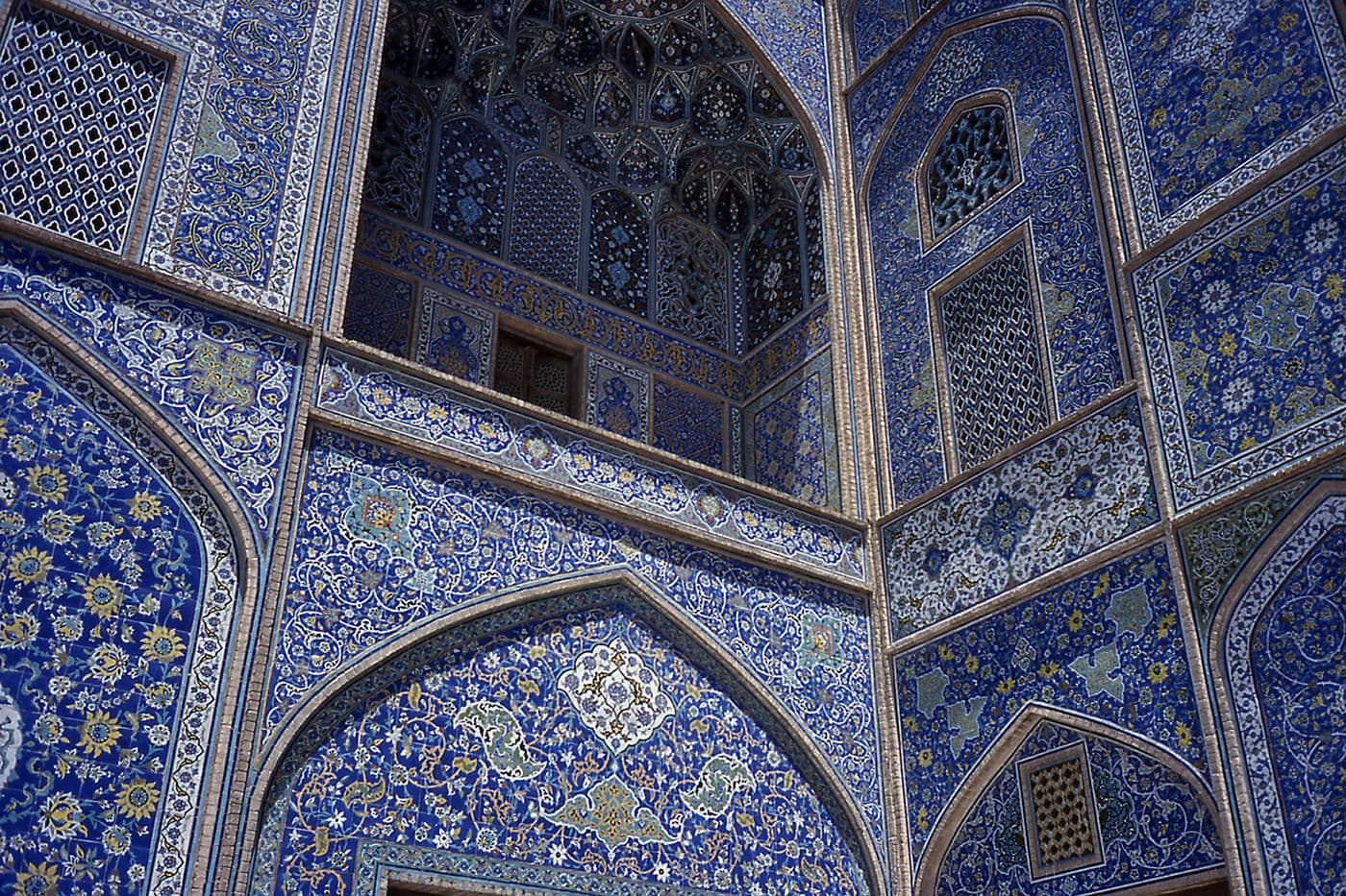 Escalade Iran Bisotun — photo 23